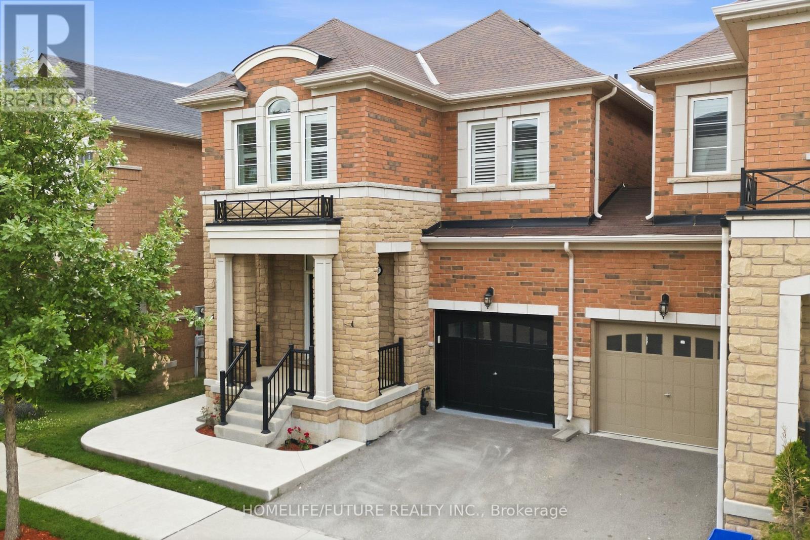 127 HUGUENOT ROAD, Oakville, Ontario