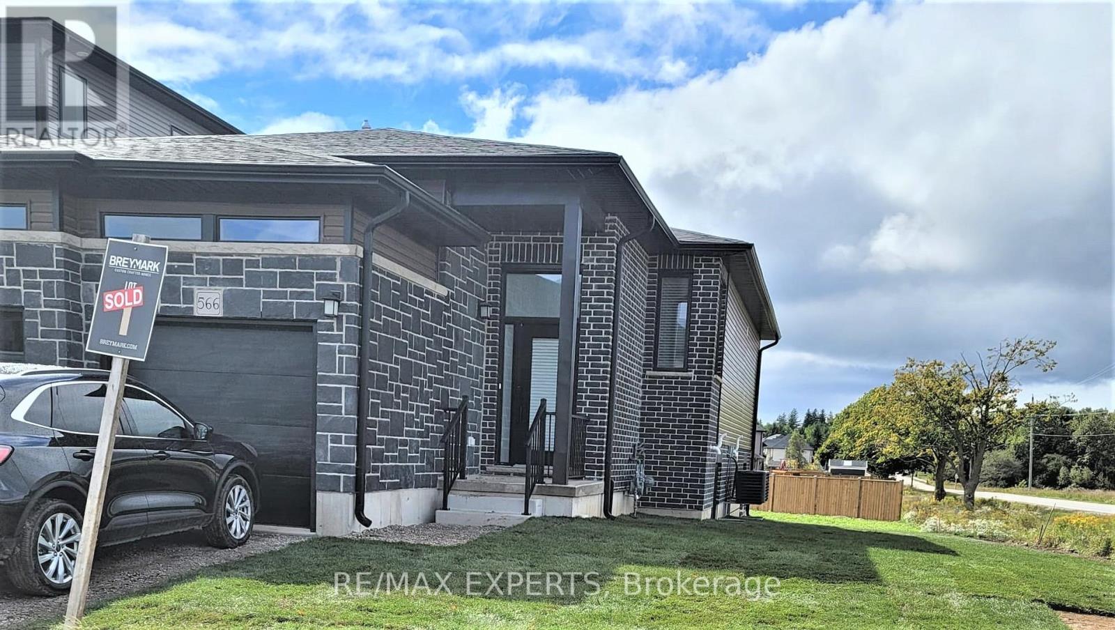 MAIN - 566 FAIRWAY ROAD, Woodstock, Ontario