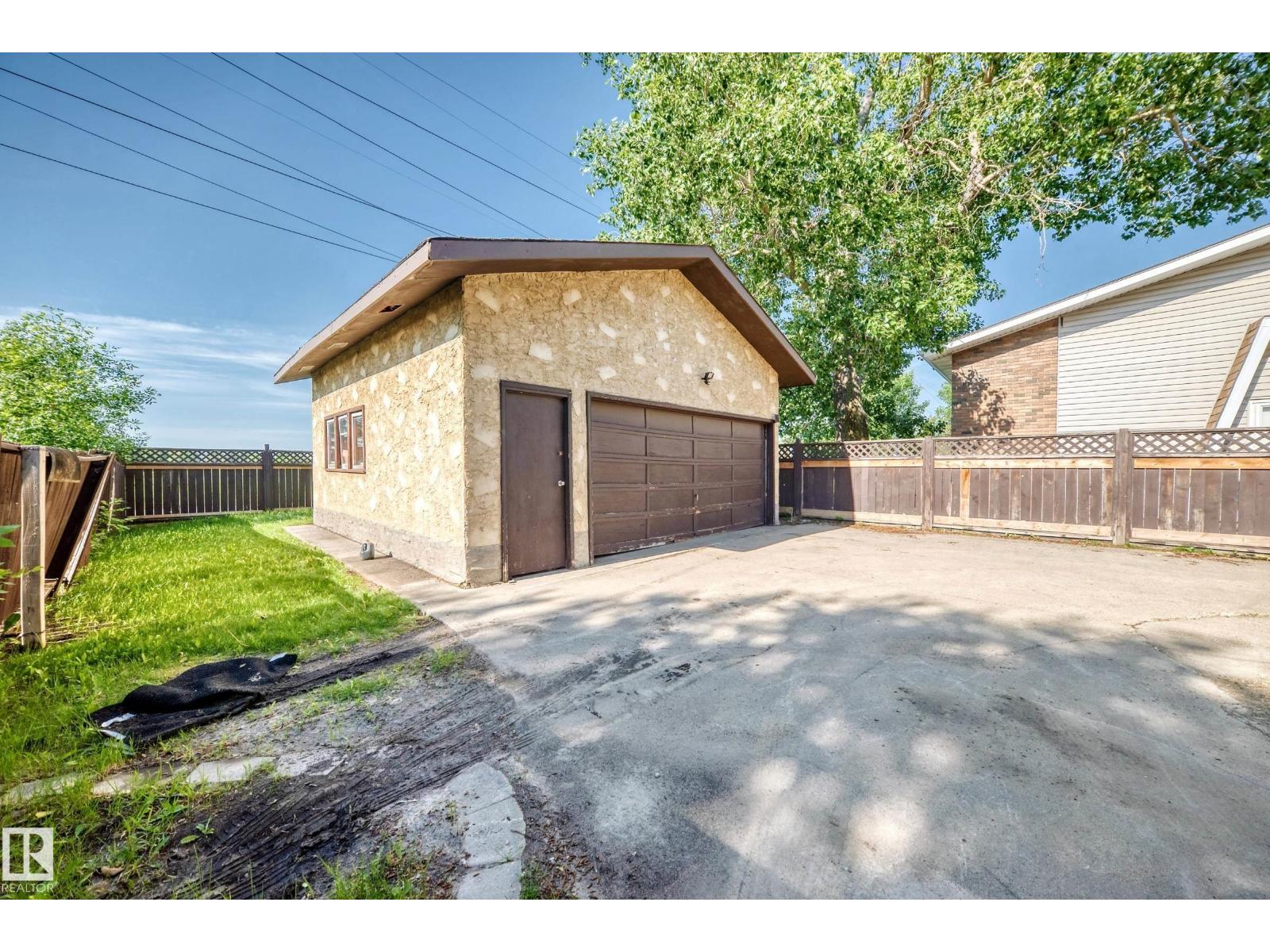10325 164 Av NW, Edmonton, Alberta  T5X 2J2 - Photo 3 - E4495895