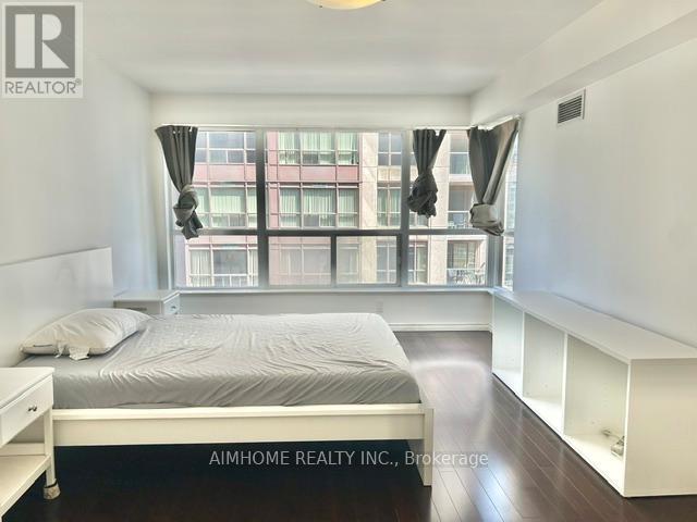 1209 - 909 Bay Street, Toronto, Ontario  M5S 3G2 - Photo 11 - C13502994