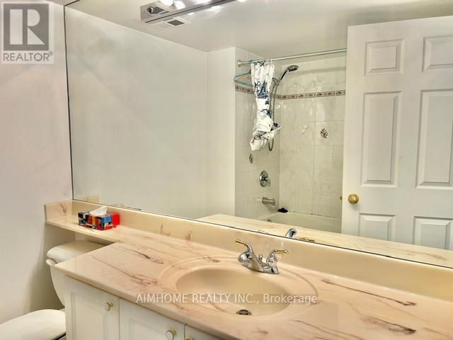 1209 - 909 Bay Street, Toronto, Ontario  M5S 3G2 - Photo 17 - C13502994