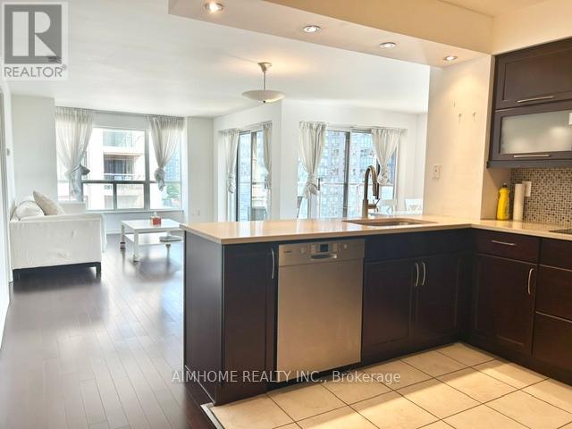 1209 - 909 Bay Street, Toronto, Ontario  M5S 3G2 - Photo 5 - C13502994