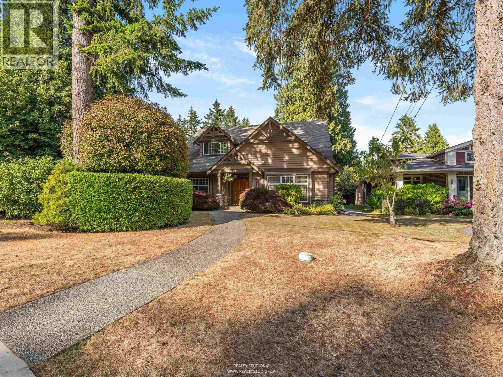 3538 Bluebonnet Road, North Vancouver, British Columbia  V7R 4E1 - Photo 2 - R3141000