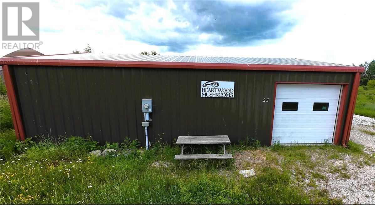 25 Cockburn Street W, Little Current, Ontario