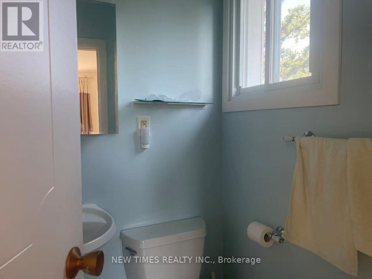 4 Ashstead Place, Toronto, Ontario  M2J 3K1 - Photo 12 - C13499258