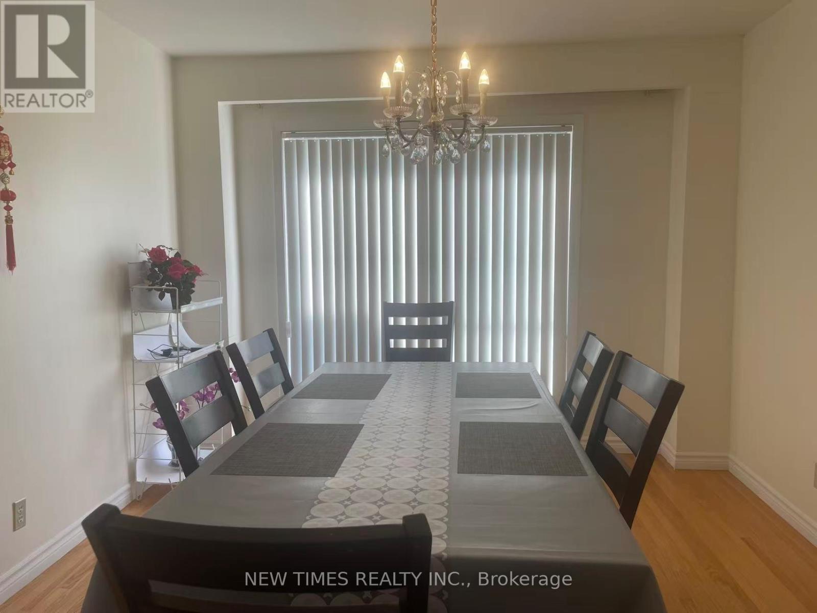 4 Ashstead Place, Toronto, Ontario  M2J 3K1 - Photo 2 - C13499258