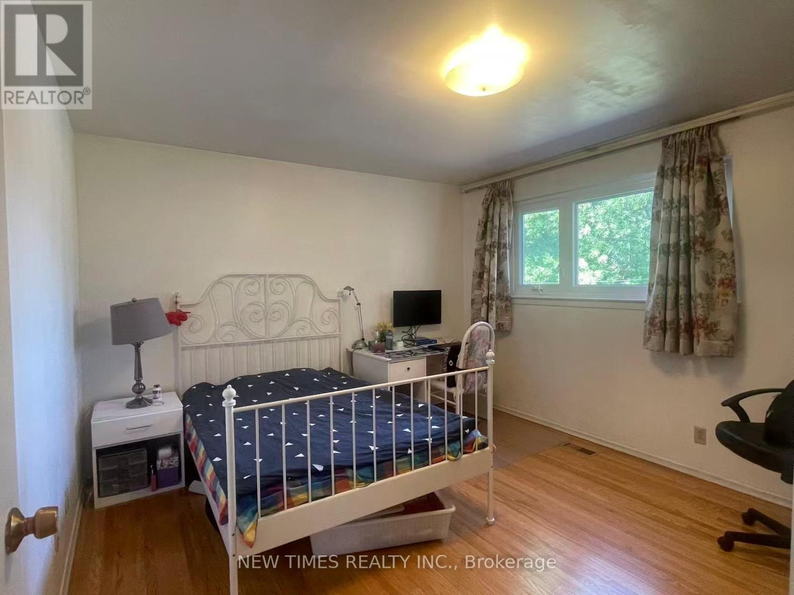4 Ashstead Place, Toronto, Ontario  M2J 3K1 - Photo 8 - C13499258