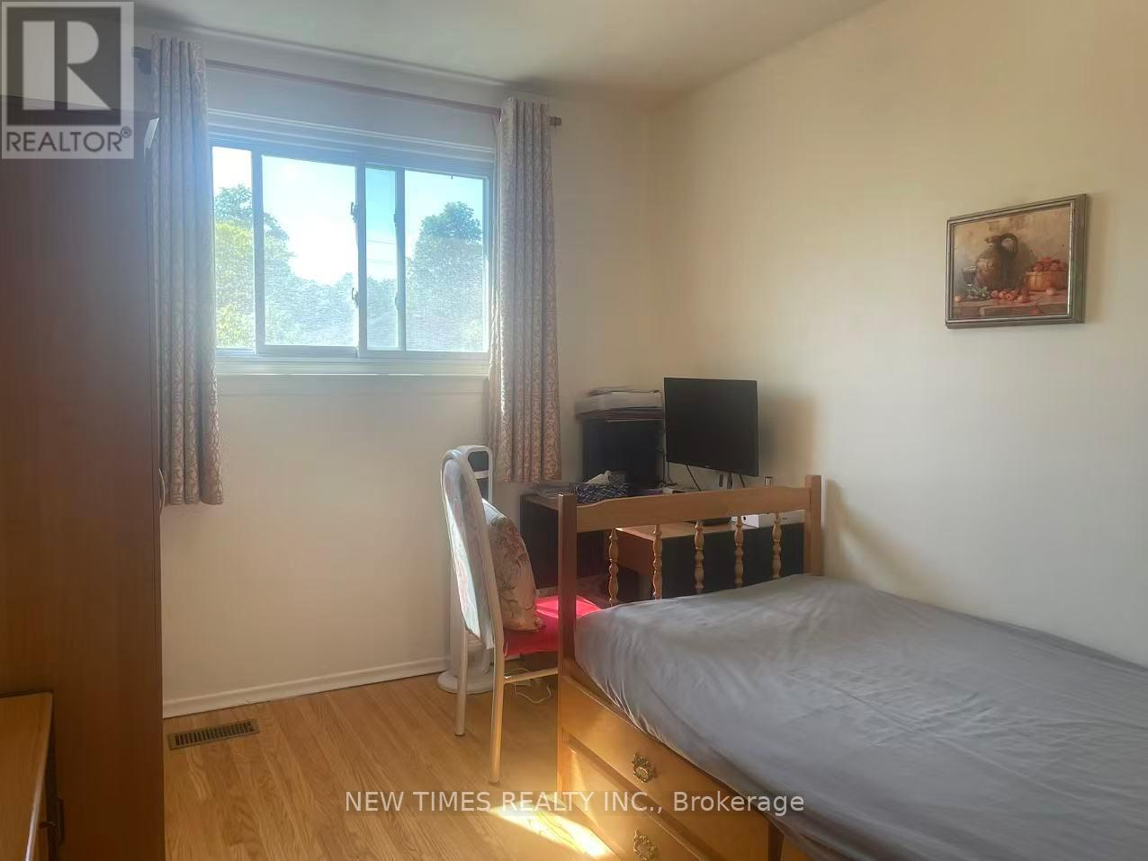 4 Ashstead Place, Toronto, Ontario  M2J 3K1 - Photo 9 - C13499258