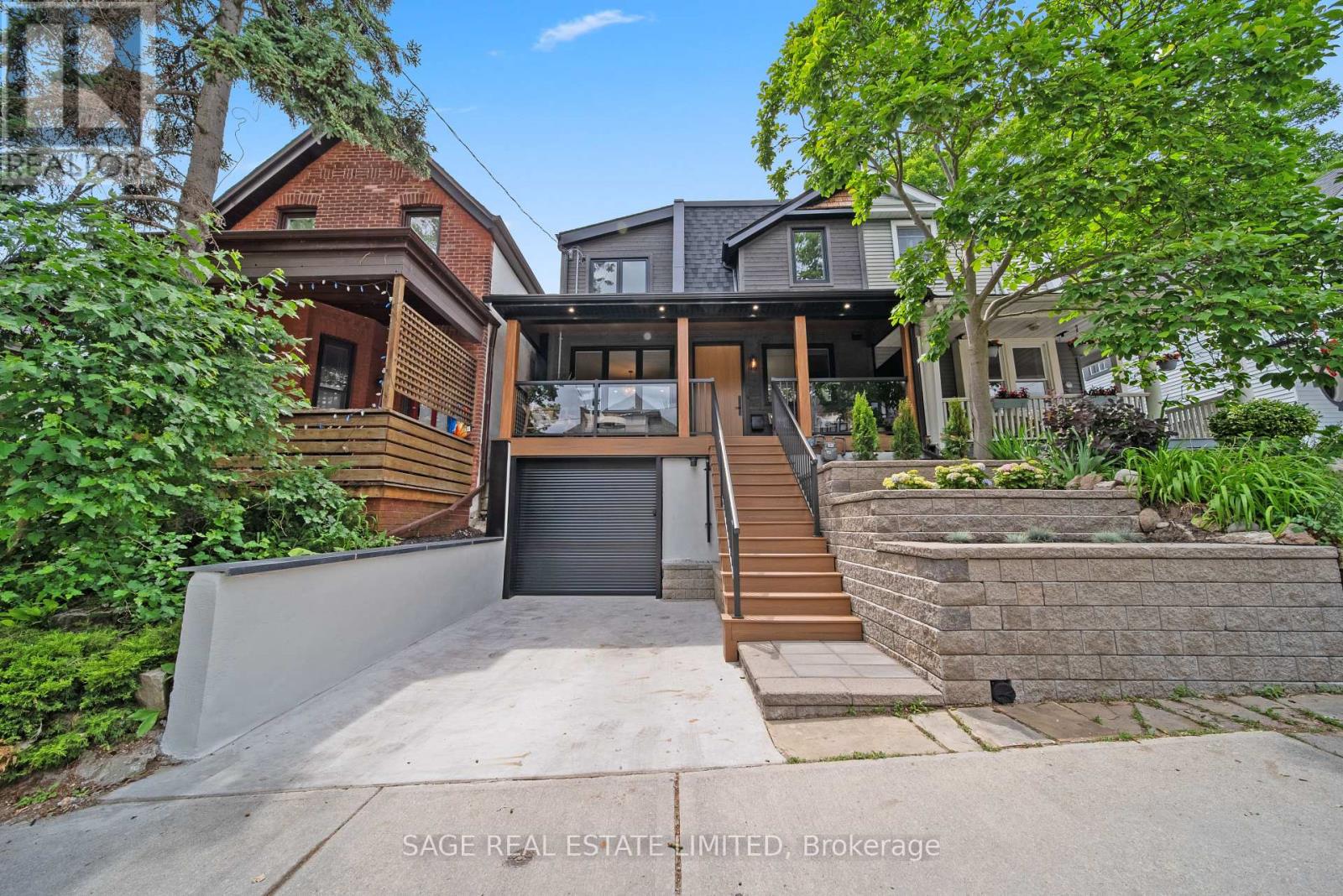 116 LEE AVENUE, Toronto, Ontario
