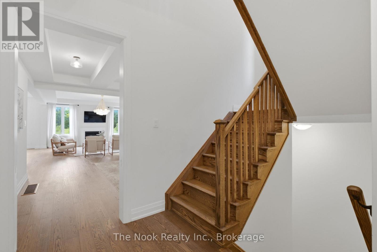 32 Priory Drive, Whitby, Ontario  L1P 0L1 - Photo 5 - E13503050