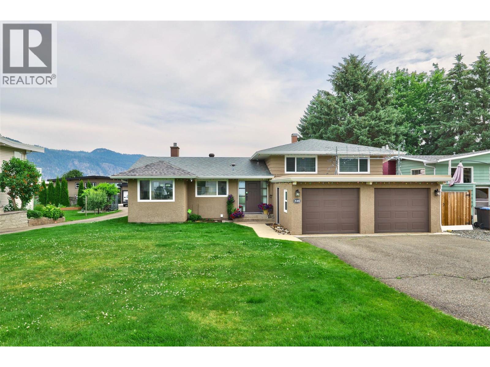 329 & 331 Lakeshore Drive, Chase, British Columbia  V0E 1M0 - Photo 3 - 10393092