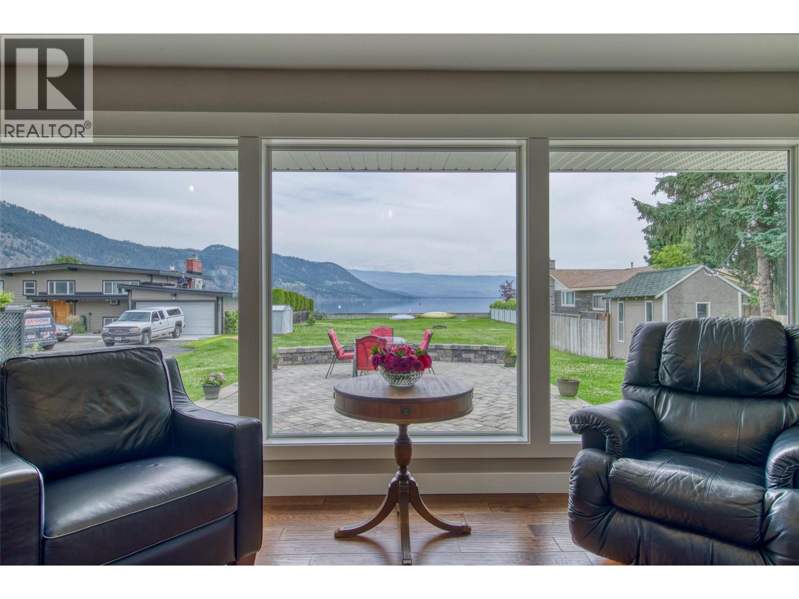 329 & 331 Lakeshore Drive, Chase, British Columbia  V0E 1M0 - Photo 5 - 10393092
