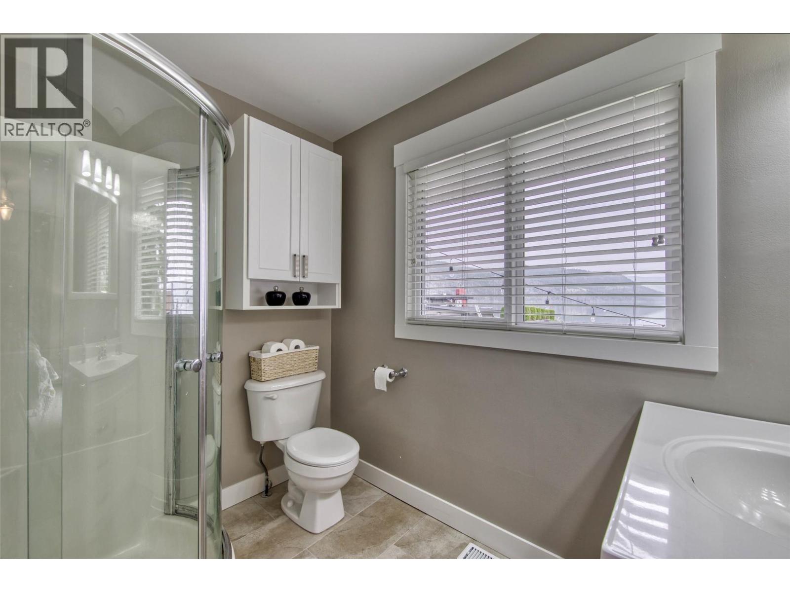 329 & 331 Lakeshore Drive, Chase, British Columbia  V0E 1M0 - Photo 23 - 10393092