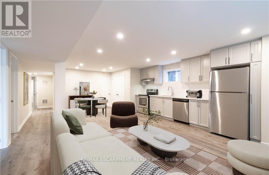 2 - 347 CLIFTON DOWNS, Hamilton, Ontario