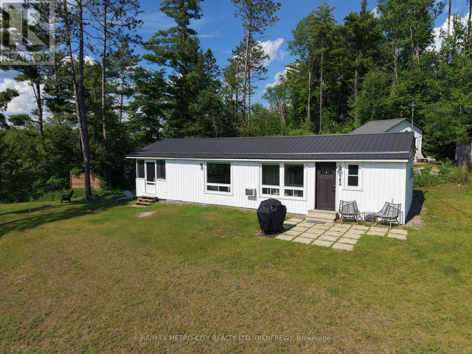 982 Stones Lake Road, Greater Madawaska, Ontario  K0J 1H0 - Photo 3 - X13227816
