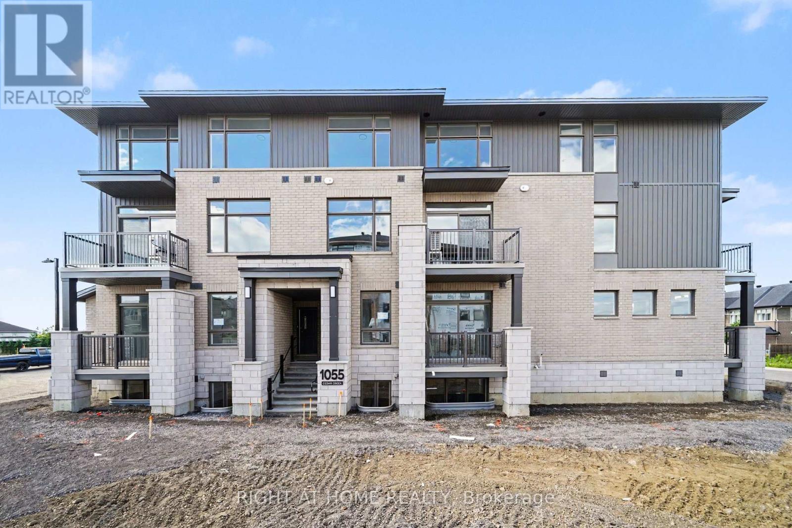 Building 1, Unit 205l - 1055 Cedar Creek Drive, Ottawa, Ontario  K1X 0G3 - Photo 2 - X13503112