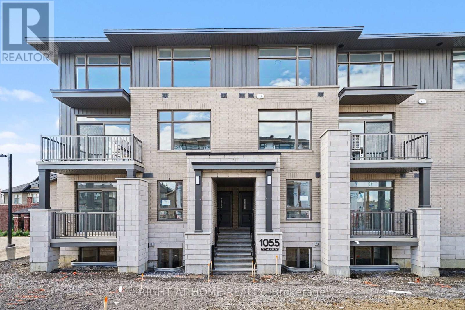 Building 1, Unit 205l - 1055 Cedar Creek Drive, Ottawa, Ontario  K1X 0G3 - Photo 3 - X13503112