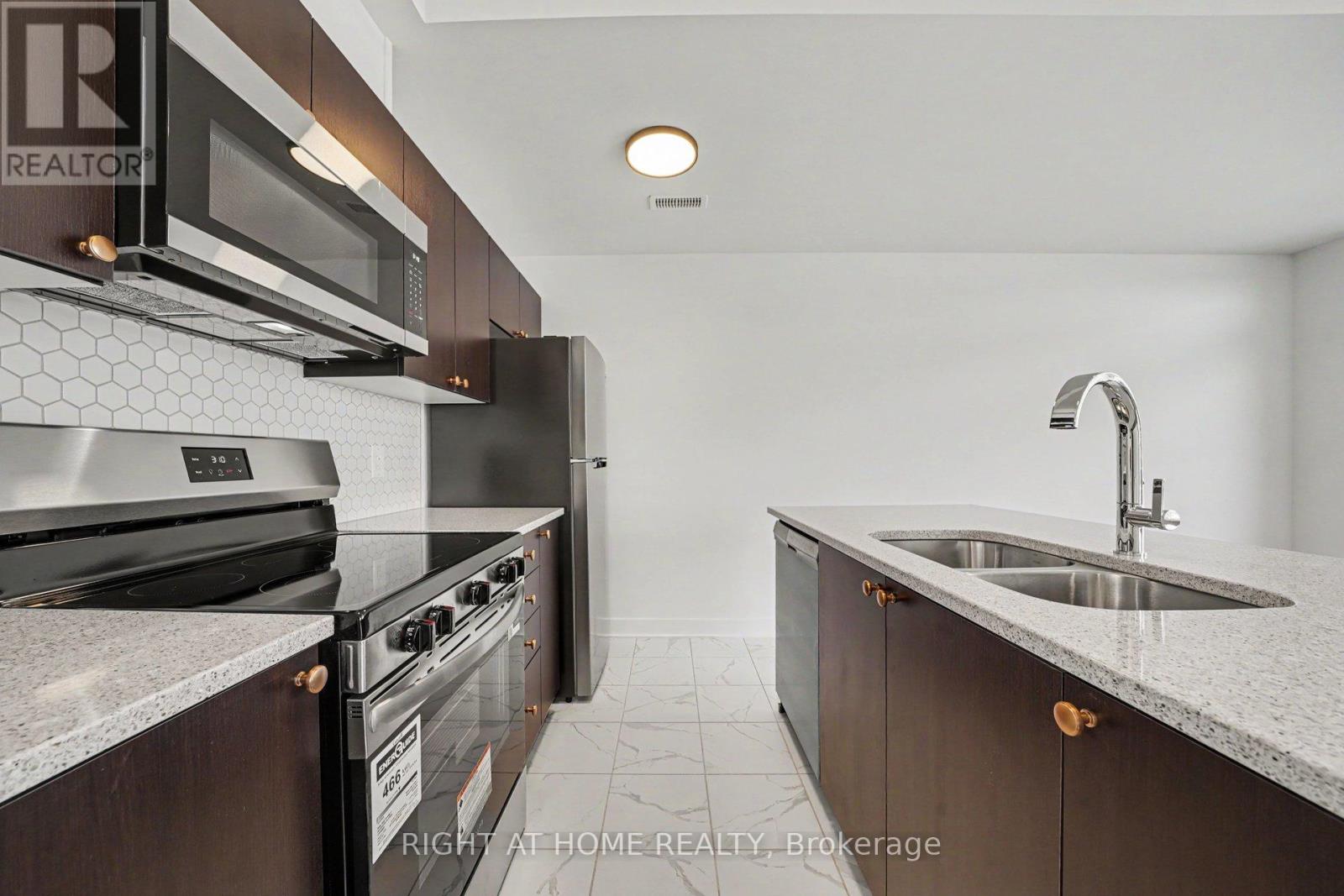 Building 1, Unit 205l - 1055 Cedar Creek Drive, Ottawa, Ontario  K1X 0G3 - Photo 6 - X13503112