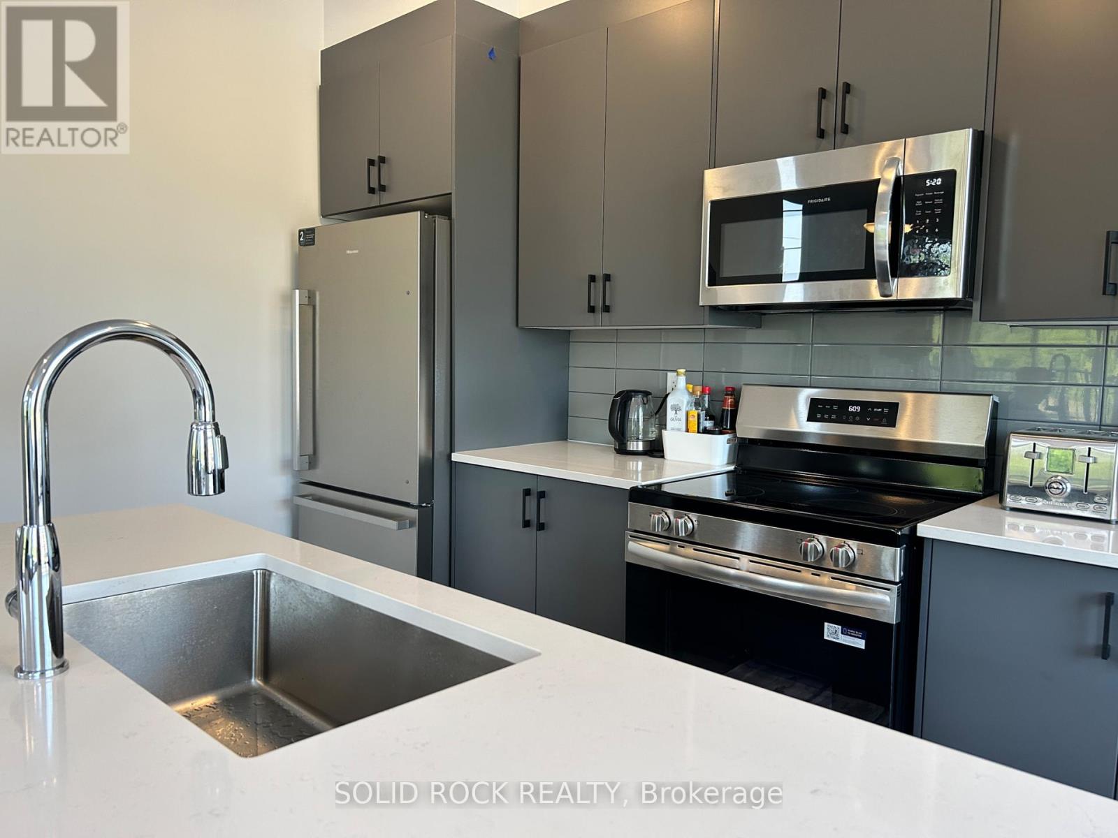 501 Woodlily Private, Ottawa, Ontario  K2T 0R8 - Photo 12 - X13503116