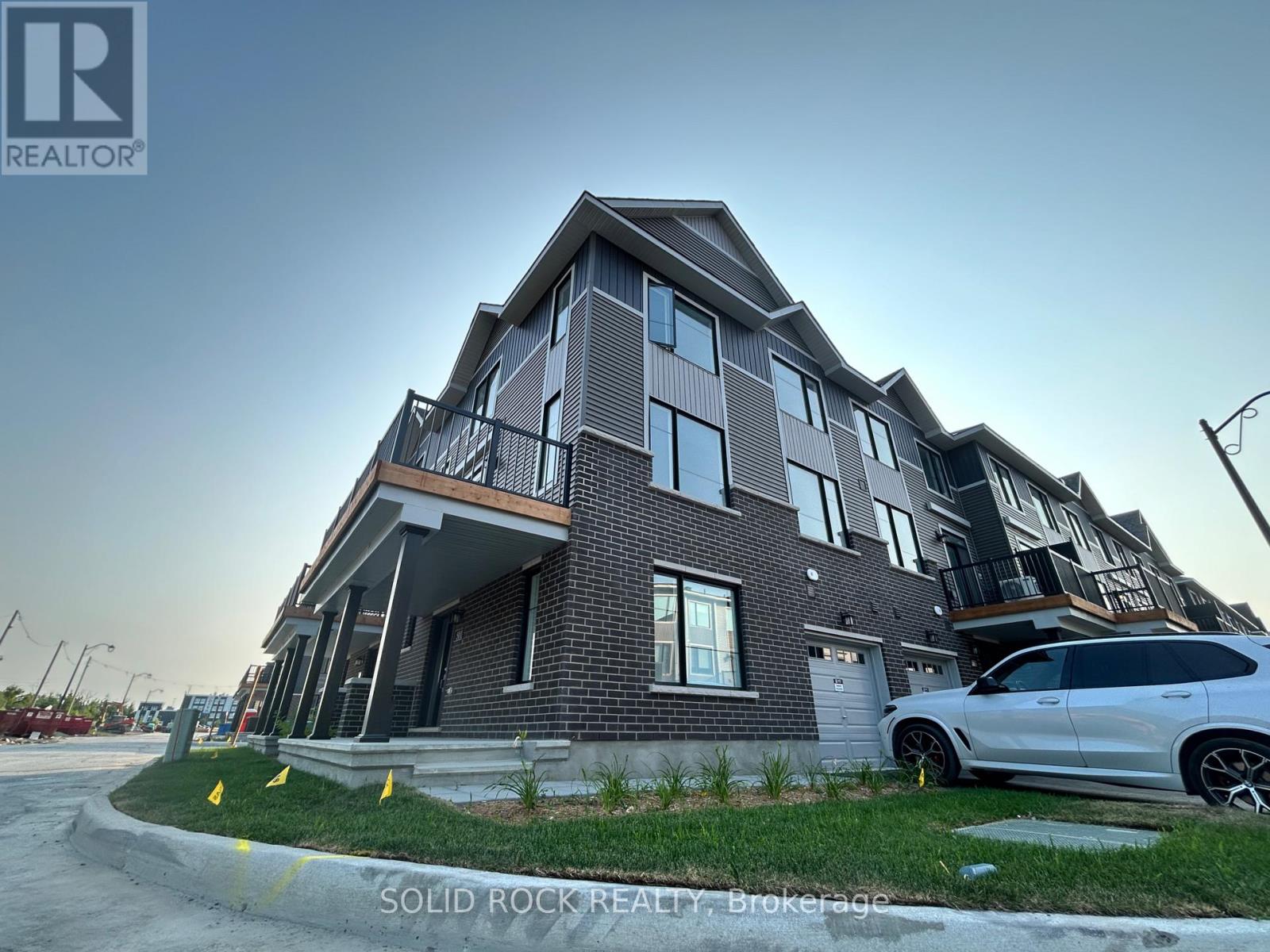 501 Woodlily Private, Ottawa, Ontario  K2T 0R8 - Photo 2 - X13503116
