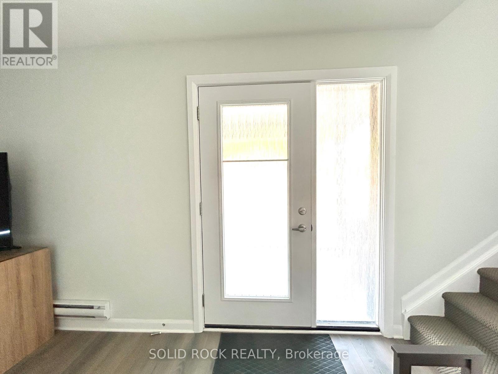 501 Woodlily Private, Ottawa, Ontario  K2T 0R8 - Photo 4 - X13503116