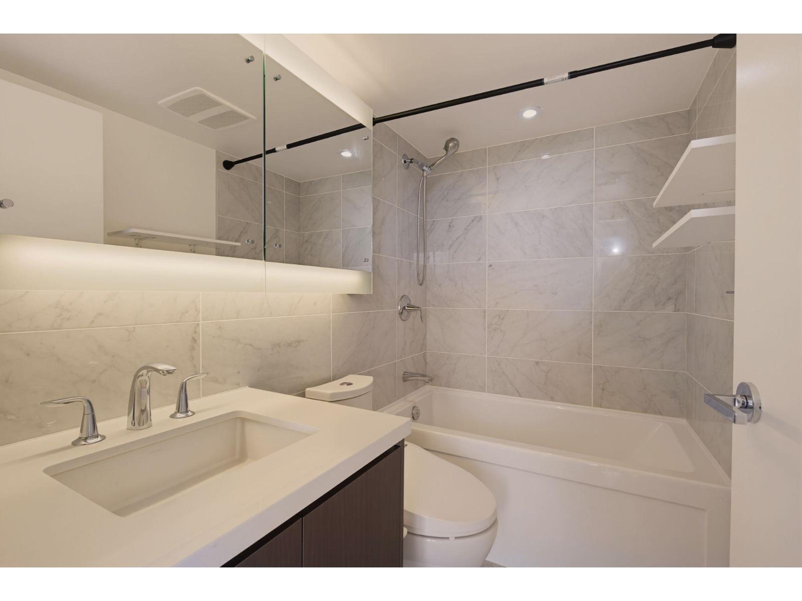 4206 13696 100 Avenue, Surrey, British Columbia  V3T 0L5 - Photo 11 - R3141117