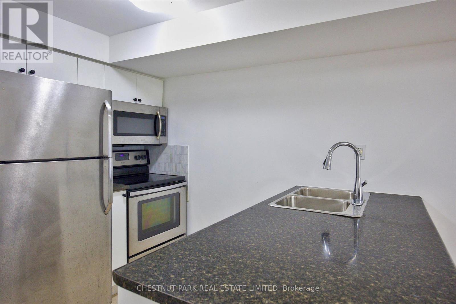 Lower - 2823 St Clair Avenue E, Toronto, Ontario  M4B 1N3 - Photo 7 - E13438156