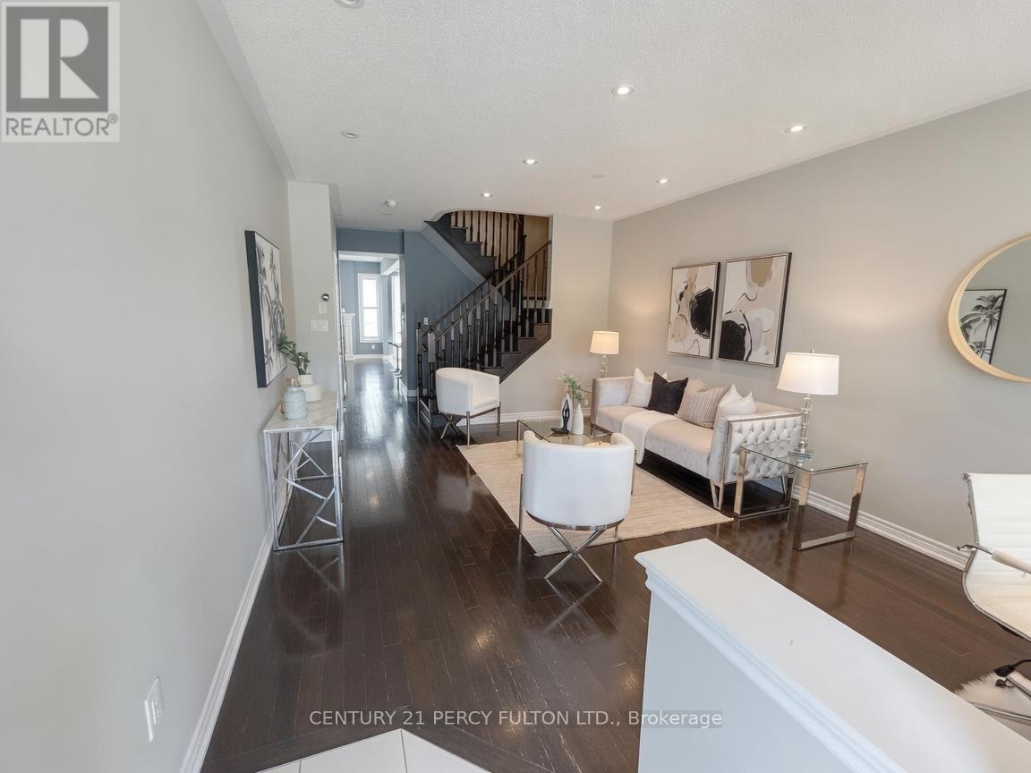 115 Bonnie Braes Drive, Brampton, Ontario  L6Y 0Z5 - Photo 4 - W13217256