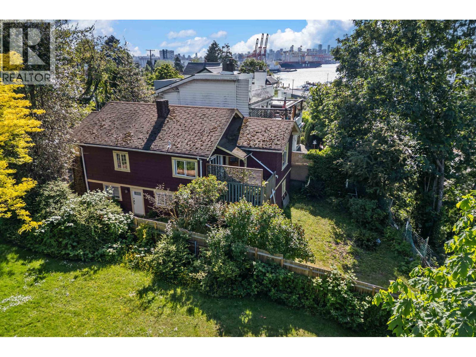 2497 WALL STREET, Vancouver, British Columbia