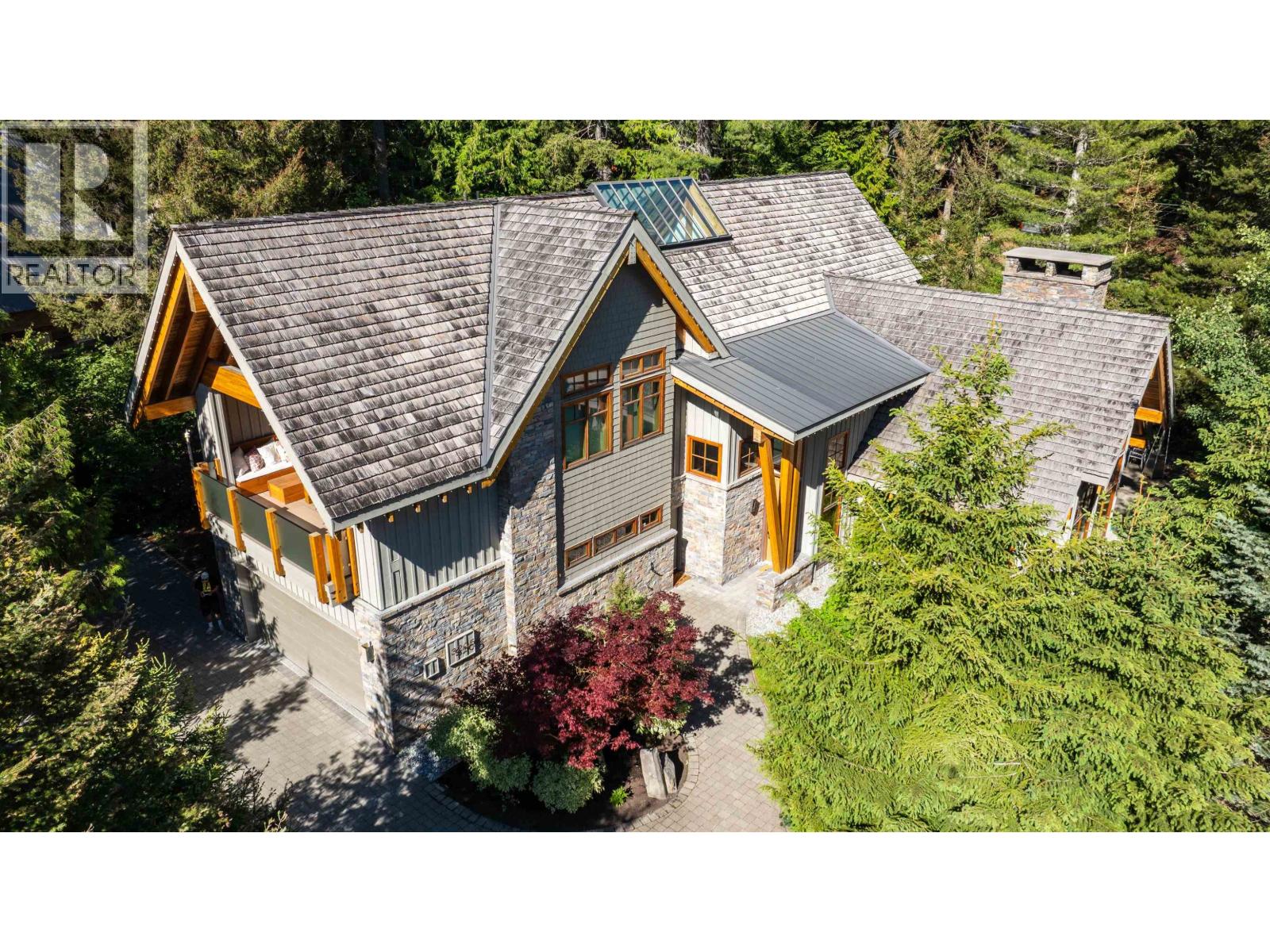 3205 Archibald Way, Whistler, British Columbia  V8E 0B8 - Photo 2 - R3141069
