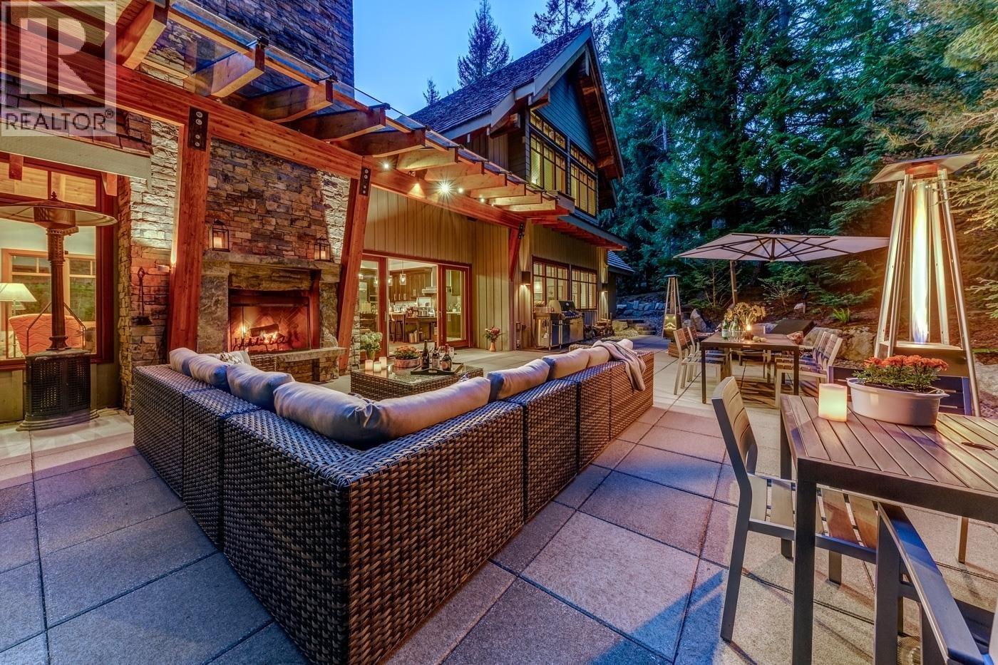 3205 Archibald Way, Whistler, British Columbia  V8E 0B8 - Photo 5 - R3141069