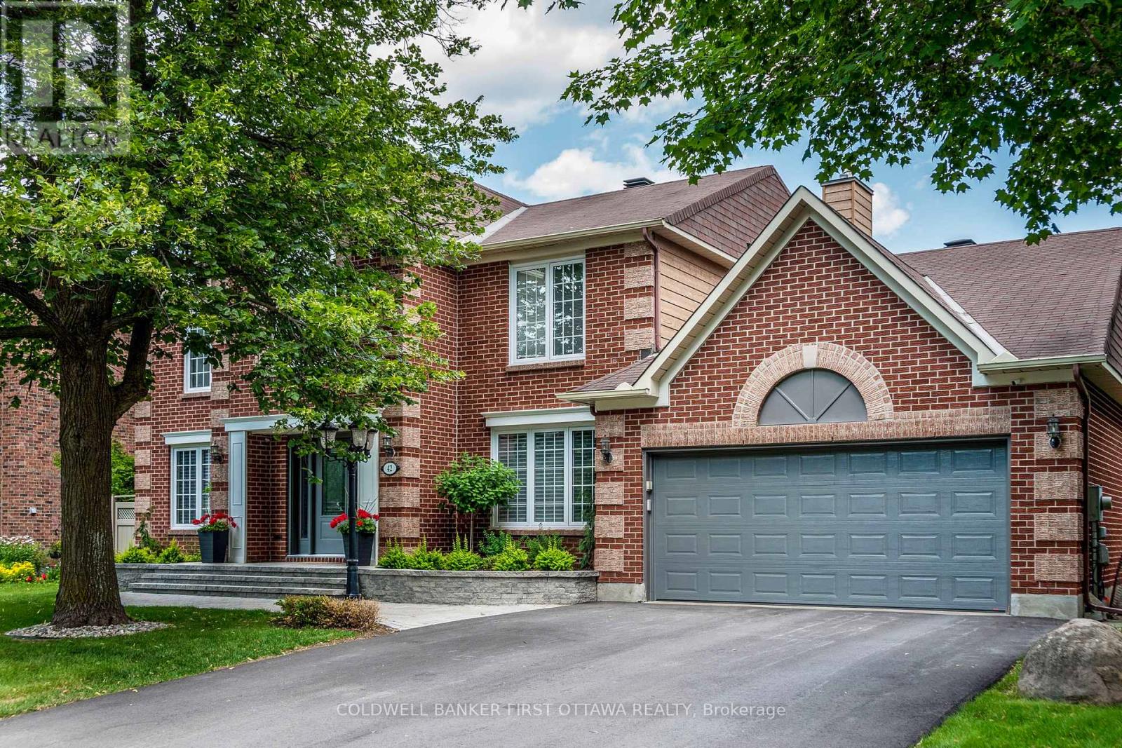 42 HAMPEL CRESCENT, Ottawa, Ontario