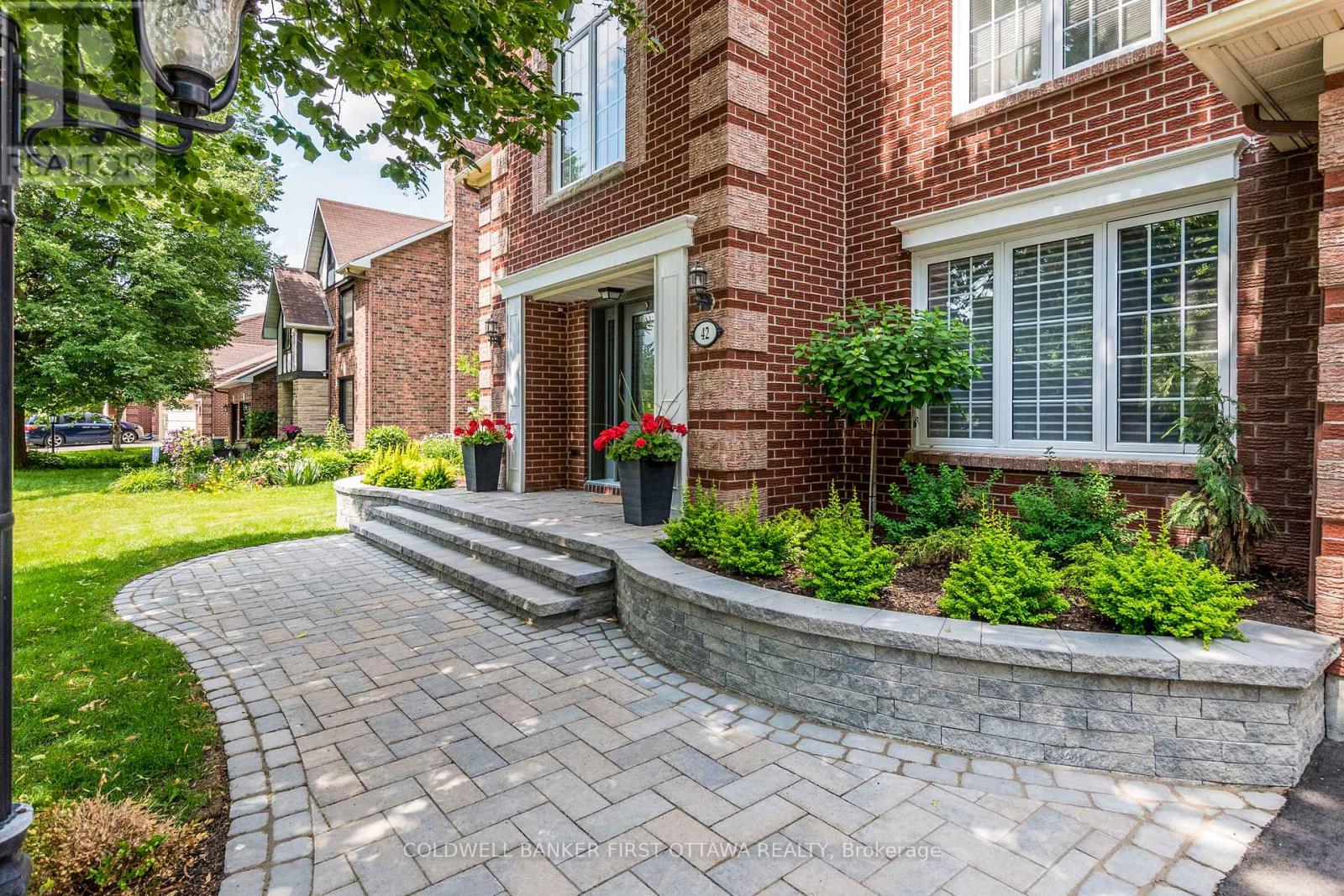 42 Hampel Crescent, Ottawa, Ontario  K2S 1E4 - Photo 2 - X13140182