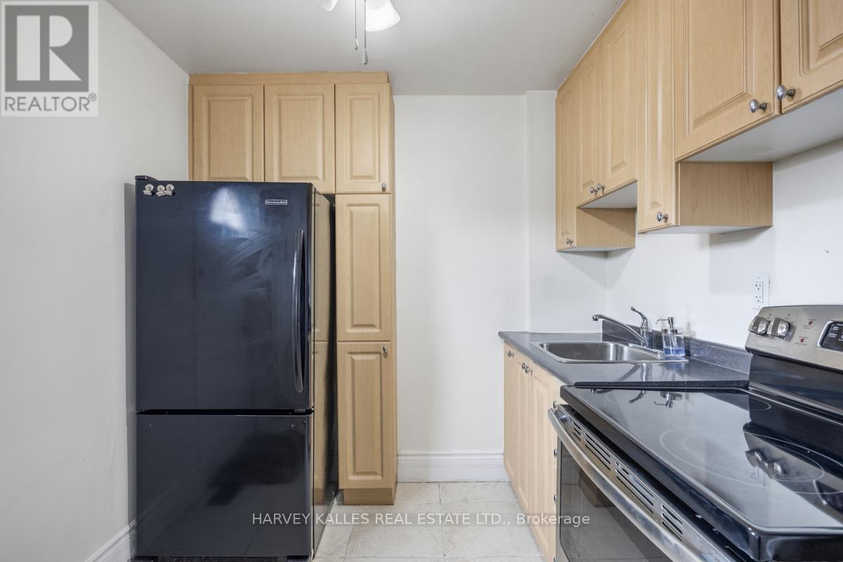 Upper - 914 Bloor Street W, Toronto, Ontario  M6H 1L1 - Photo 10 - W13503082