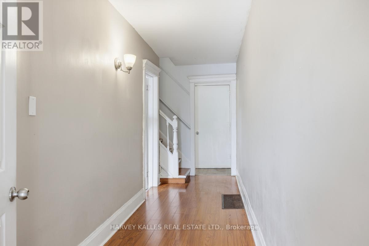 Upper - 914 Bloor Street W, Toronto, Ontario  M6H 1L1 - Photo 14 - W13503082
