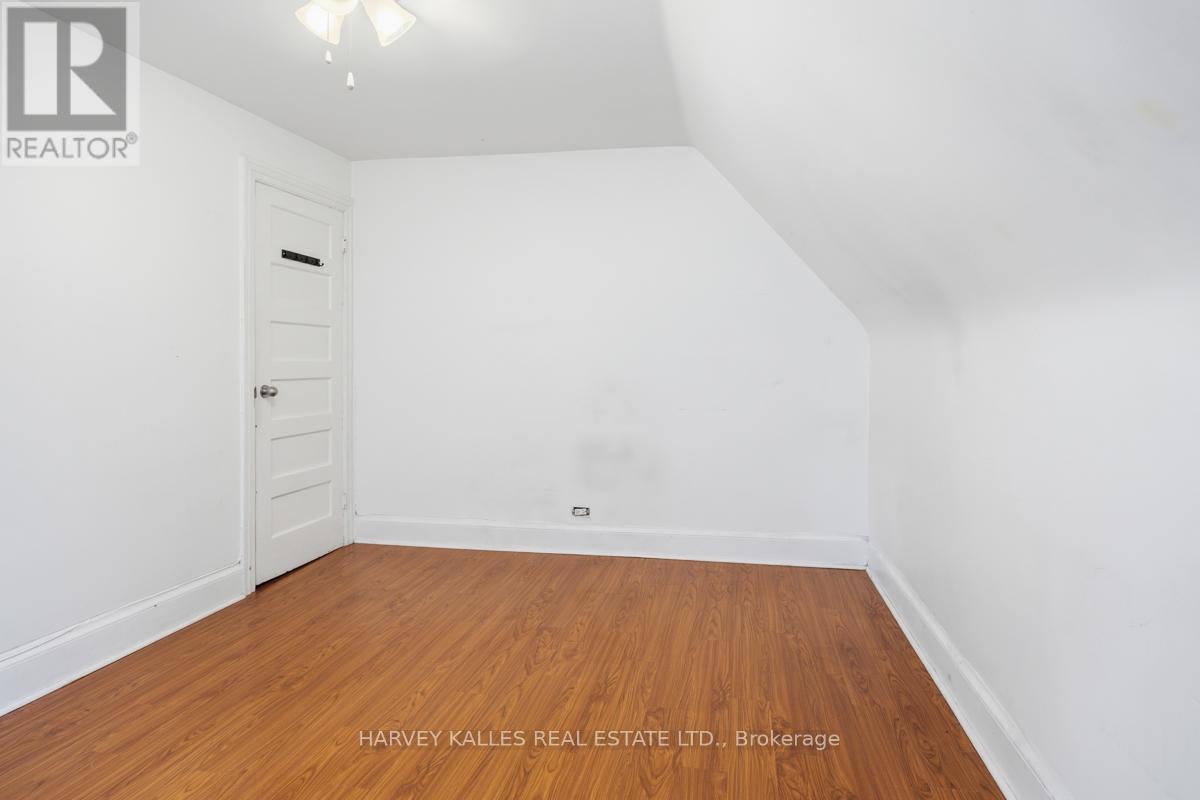 Upper - 914 Bloor Street W, Toronto, Ontario  M6H 1L1 - Photo 15 - W13503082