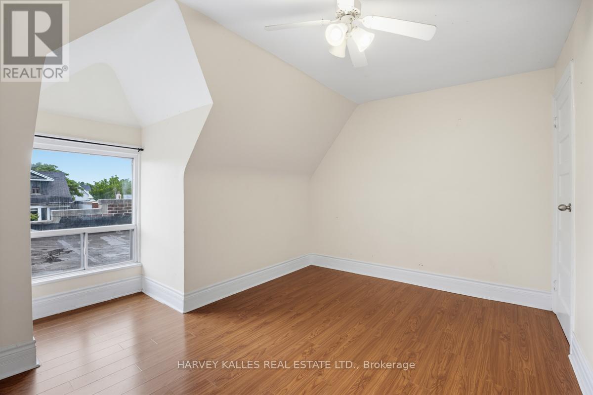 Upper - 914 Bloor Street W, Toronto, Ontario  M6H 1L1 - Photo 17 - W13503082