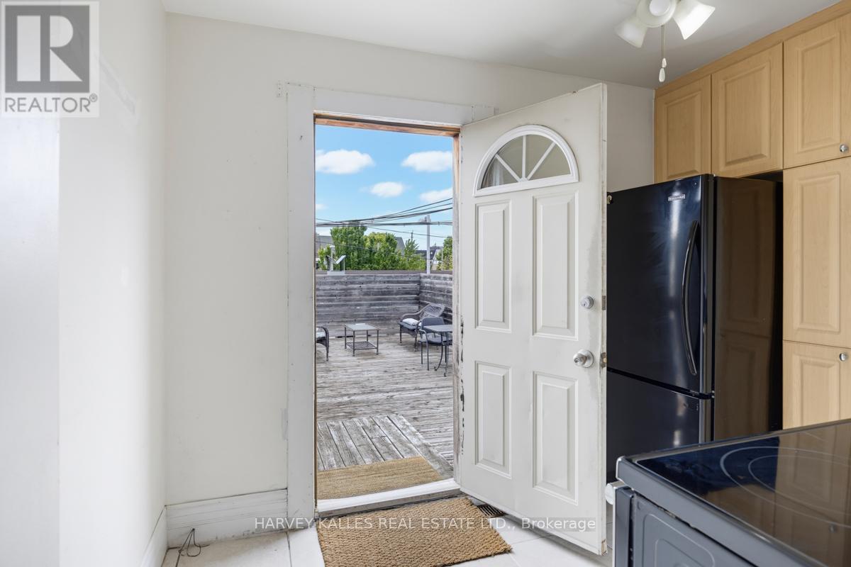 Upper - 914 Bloor Street W, Toronto, Ontario  M6H 1L1 - Photo 21 - W13503082