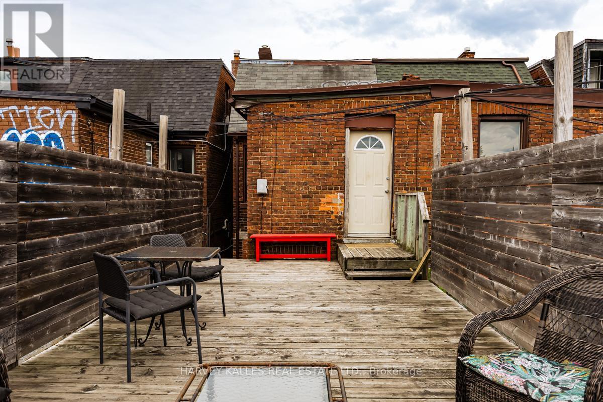 Upper - 914 Bloor Street W, Toronto, Ontario  M6H 1L1 - Photo 23 - W13503082