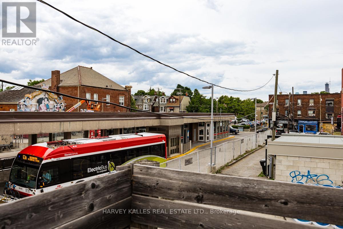 Upper - 914 Bloor Street W, Toronto, Ontario  M6H 1L1 - Photo 24 - W13503082