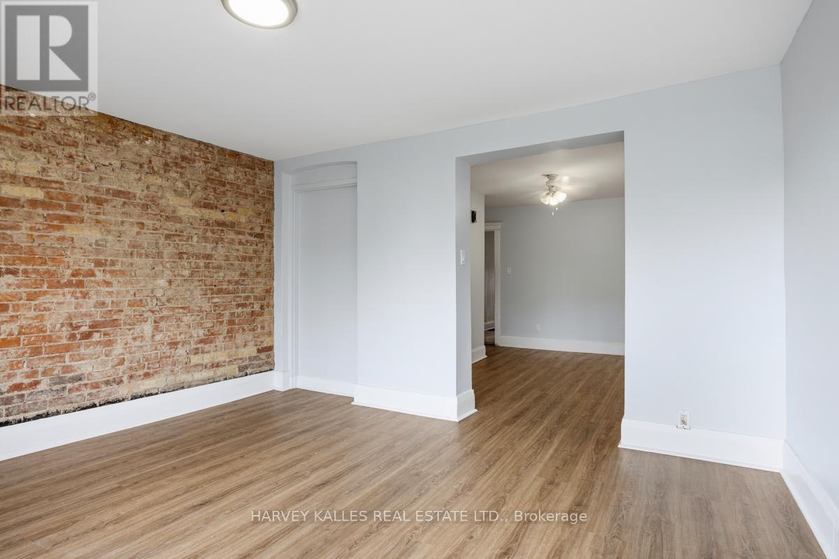 Upper - 914 Bloor Street W, Toronto, Ontario  M6H 1L1 - Photo 3 - W13503082