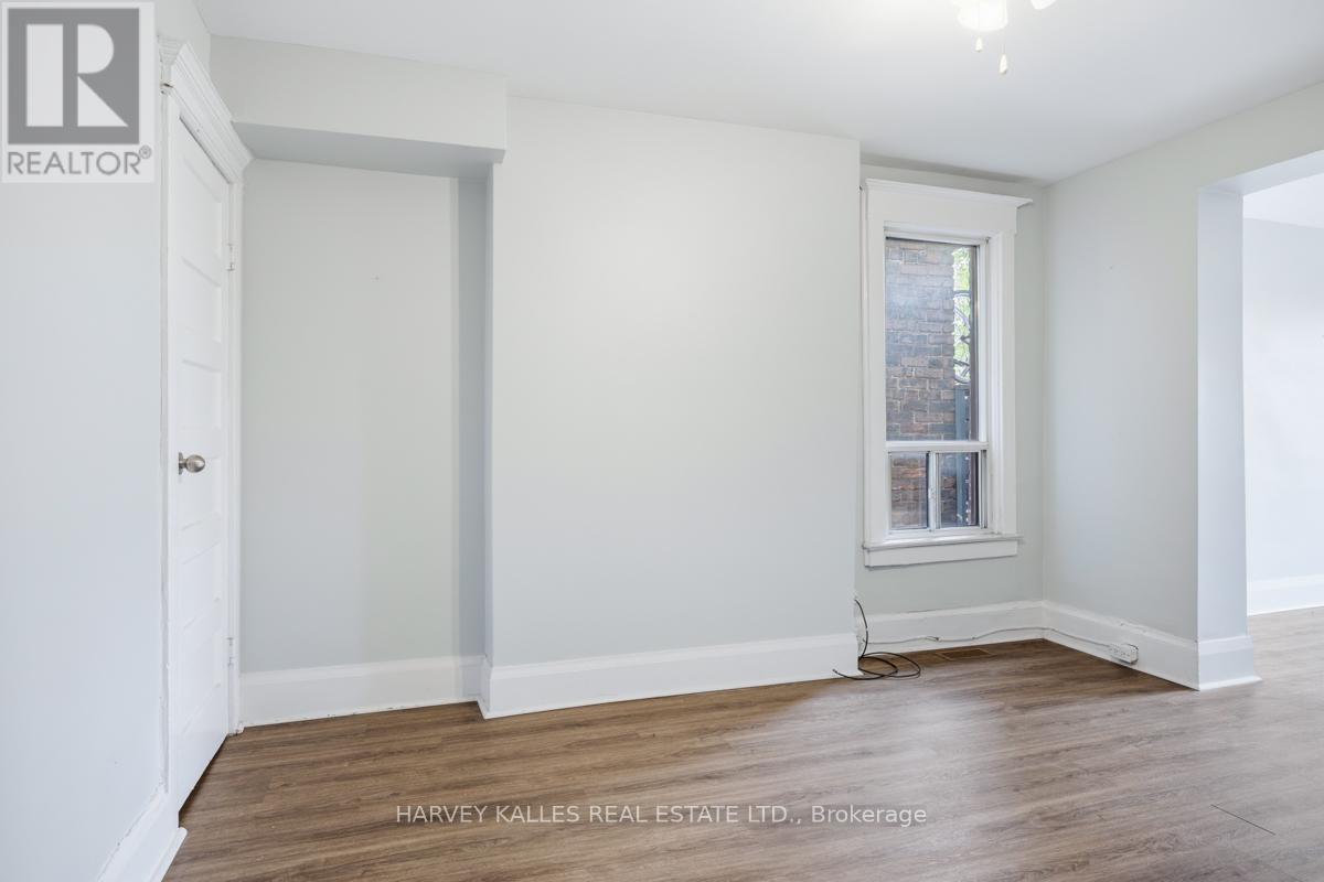 Upper - 914 Bloor Street W, Toronto, Ontario  M6H 1L1 - Photo 6 - W13503082