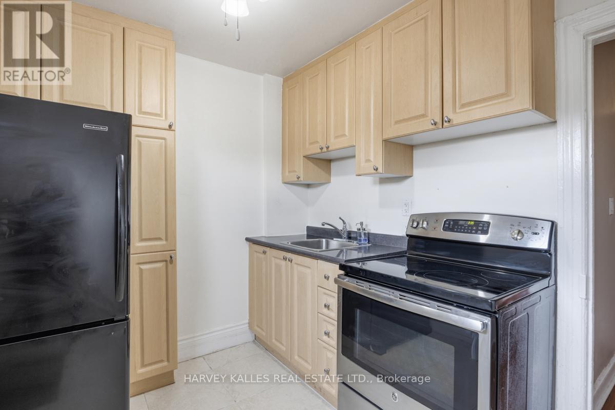 Upper - 914 Bloor Street W, Toronto, Ontario  M6H 1L1 - Photo 9 - W13503082