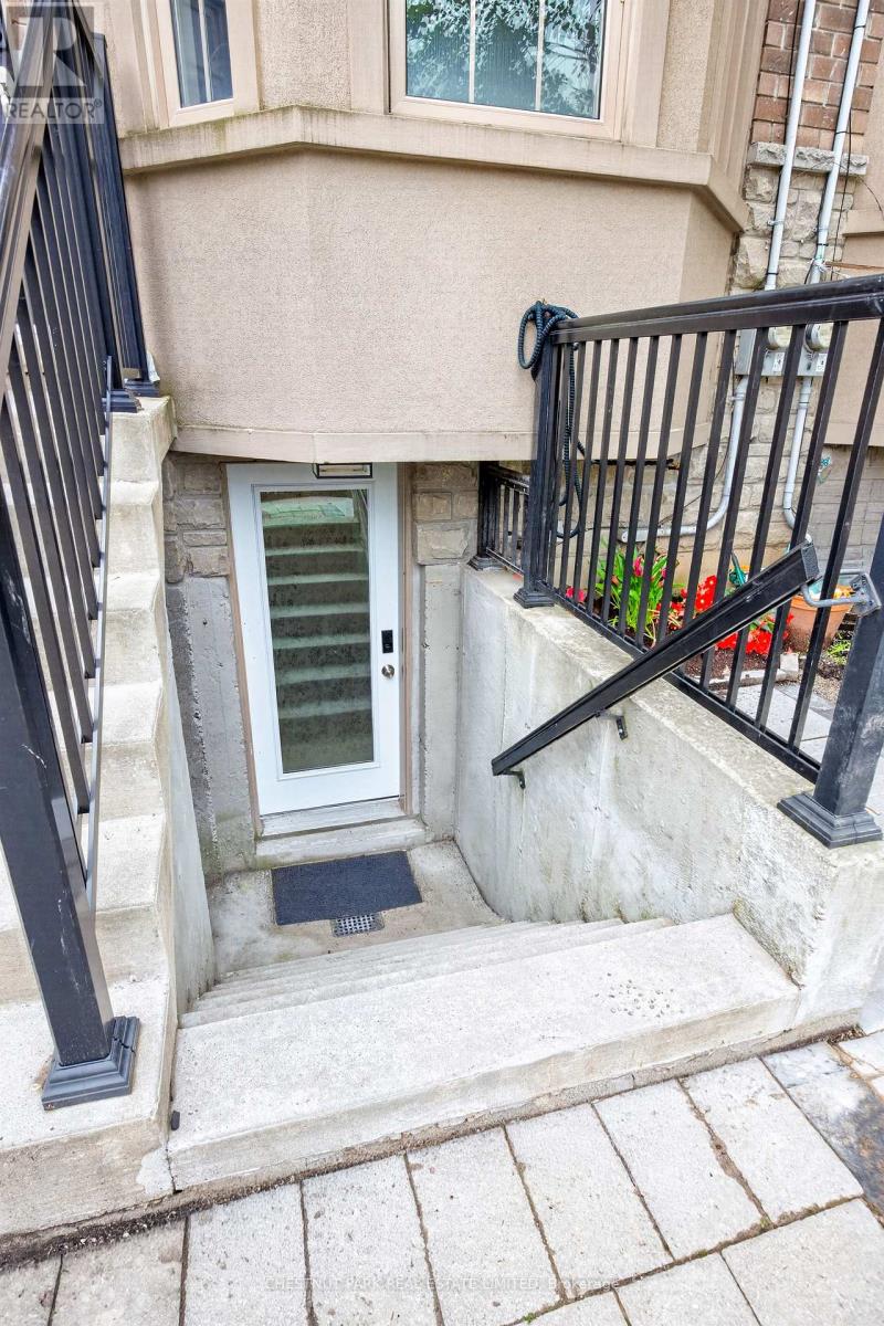 Lower - 2823 St Clair Avenue E, Toronto, Ontario  M4B 1N3 - Photo 5 - E13438156