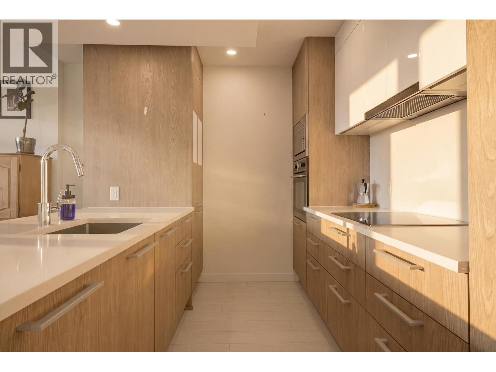1503 285 E 10th Avenue, Vancouver, British Columbia  V5Y 0H6 - Photo 3 - R3141095