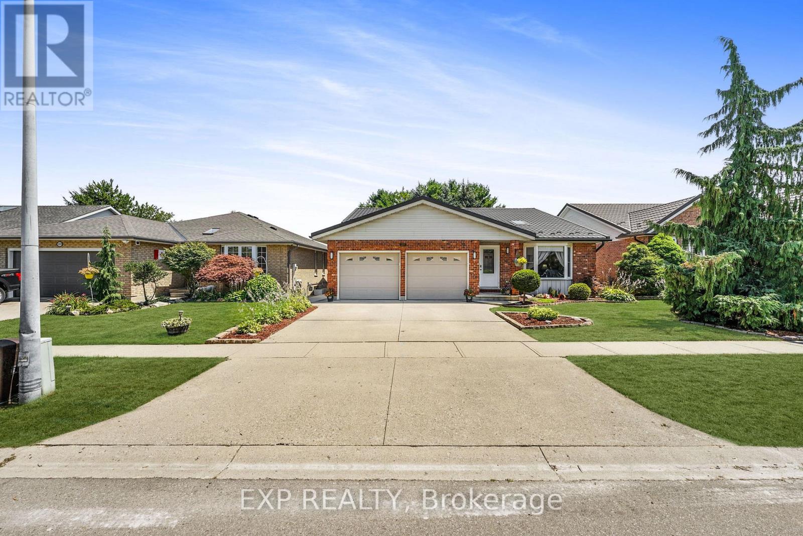 155 John Davies Drive, Woodstock, Ontario  N4T 1N1 - Photo 2 - X13503102