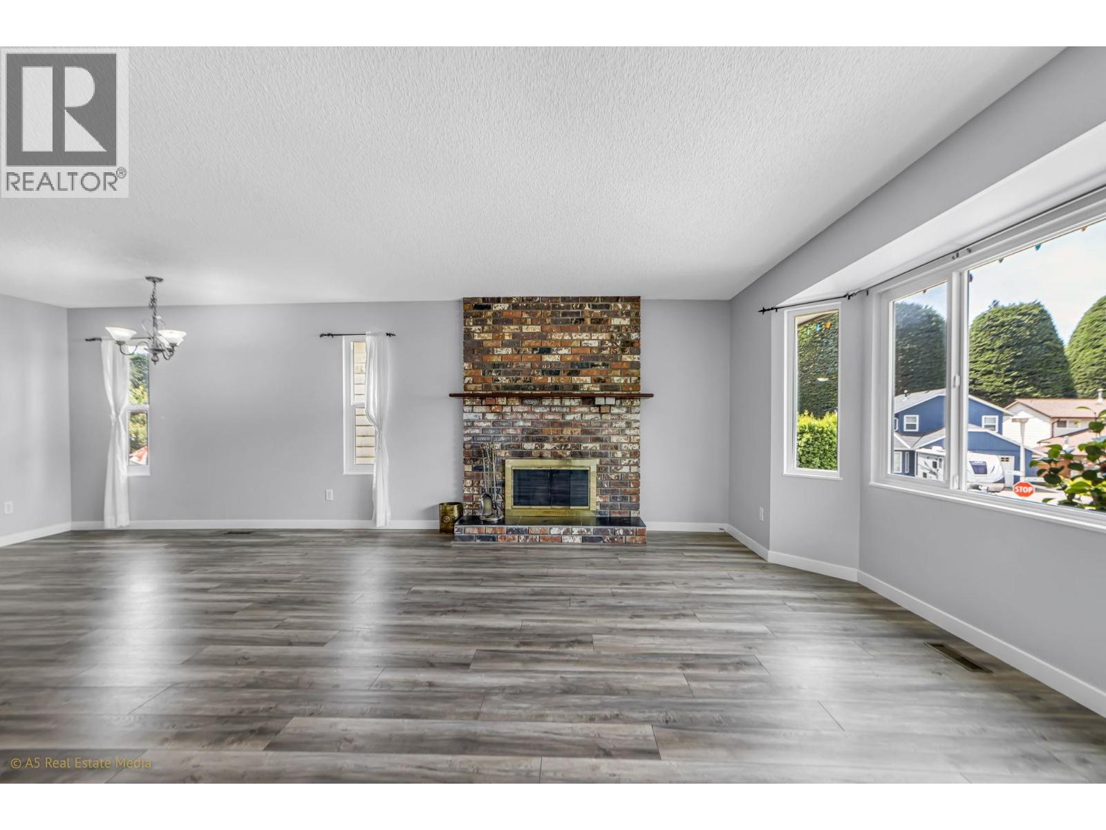 1284 Novak Drive, Coquitlam, British Columbia  V3E 1W9 - Photo 5 - R3141030