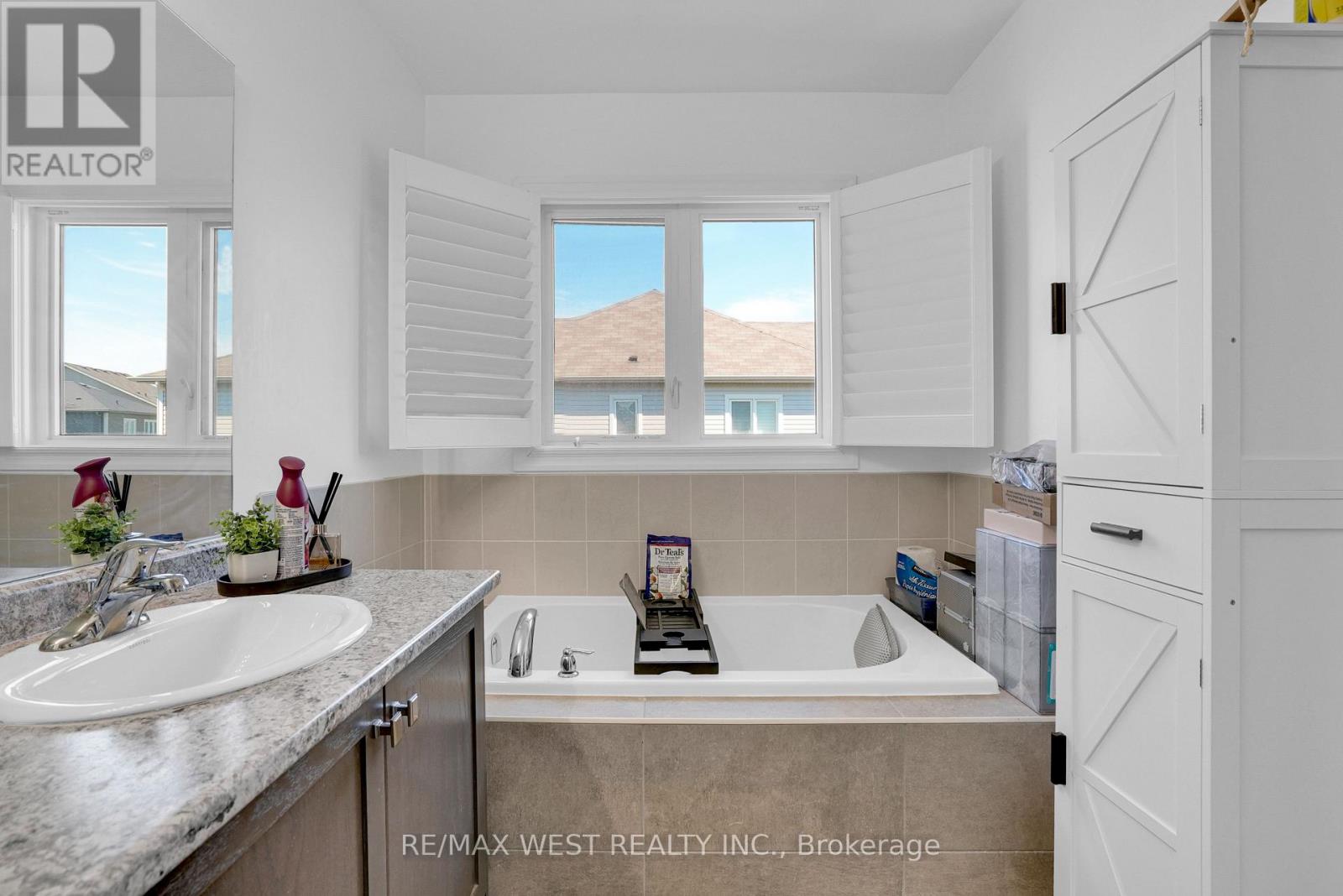 128 Wagner Crescent, Essa (Angus), Ontario  L0M 1B6 - Photo 5 - N13503160