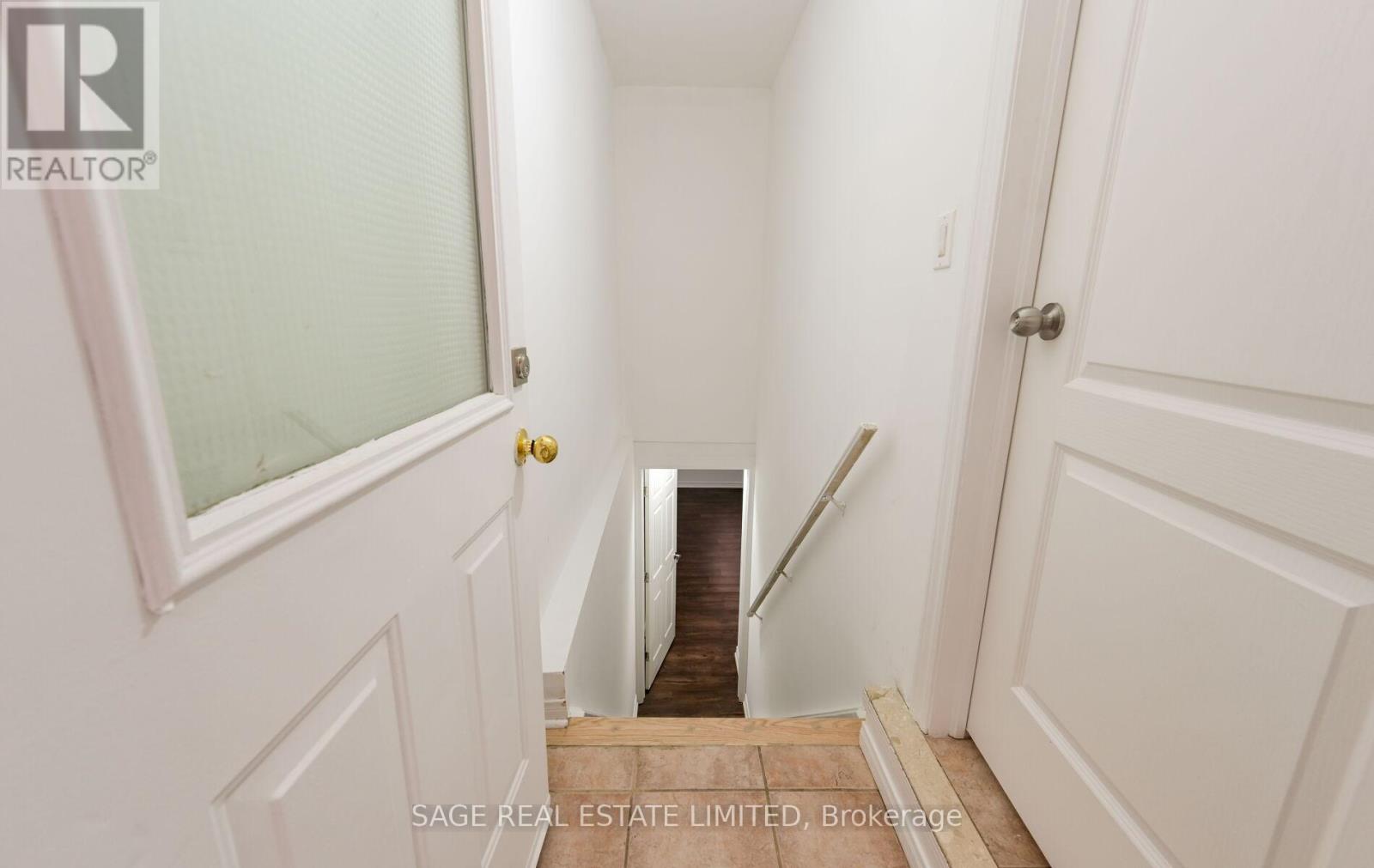 Lower - 6 Fairhill Avenue, Brampton, Ontario  L7A 2A9 - Photo 3 - W13503164