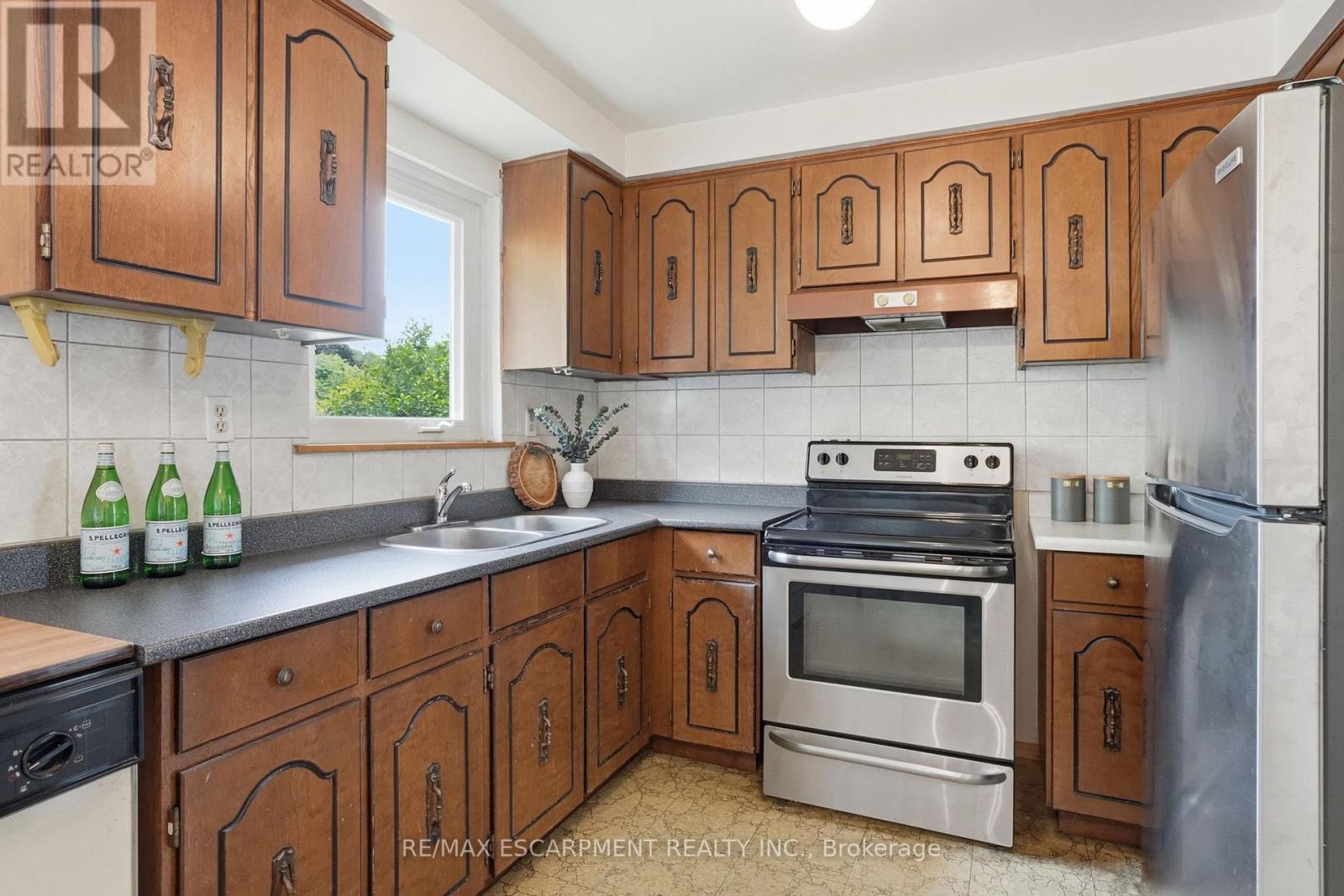464 Louis Drive, Mississauga, Ontario  L5B 2J6 - Photo 13 - W13503174
